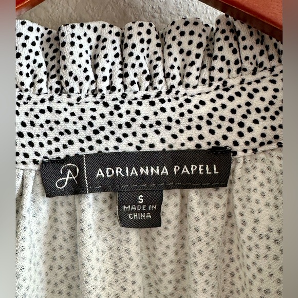 Adrianna Papell White & Black Polka Dot Short Flutter Cap Sleeve V-Neck Tie Top - Picture 3 of 8